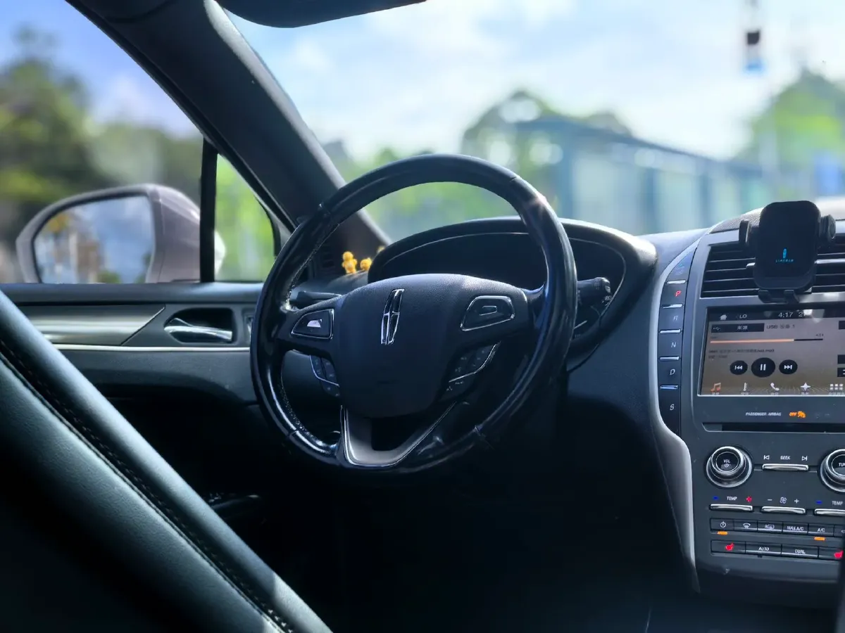 2018 Lincoln MKC 2.0T 203HP L4 6AT,autocango,china used car exporter,china ev exporter,chinese used car exporter,chinese used ev exporter