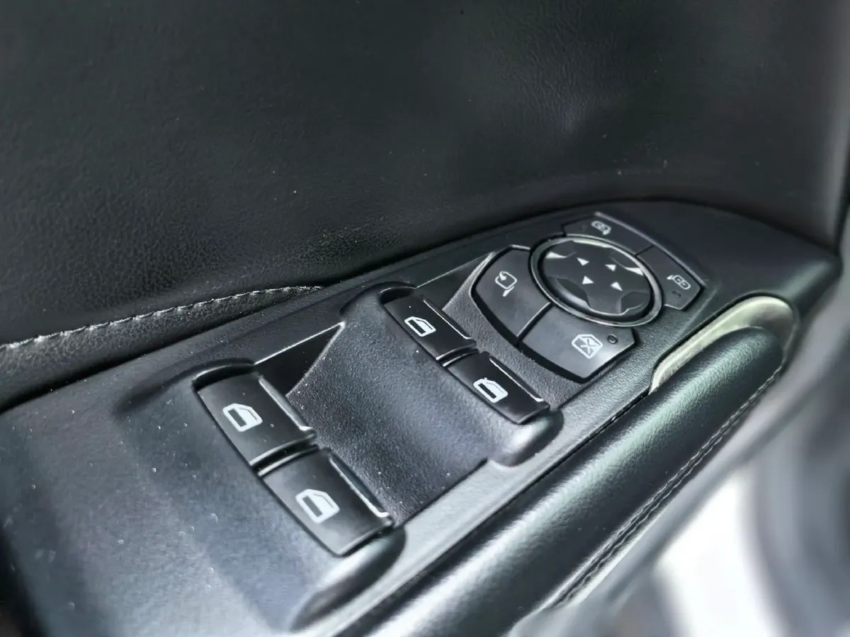 2018 Lincoln MKC 2.0T 203HP L4 6AT,autocango,china used car exporter,china ev exporter,chinese used car exporter,chinese used ev exporter