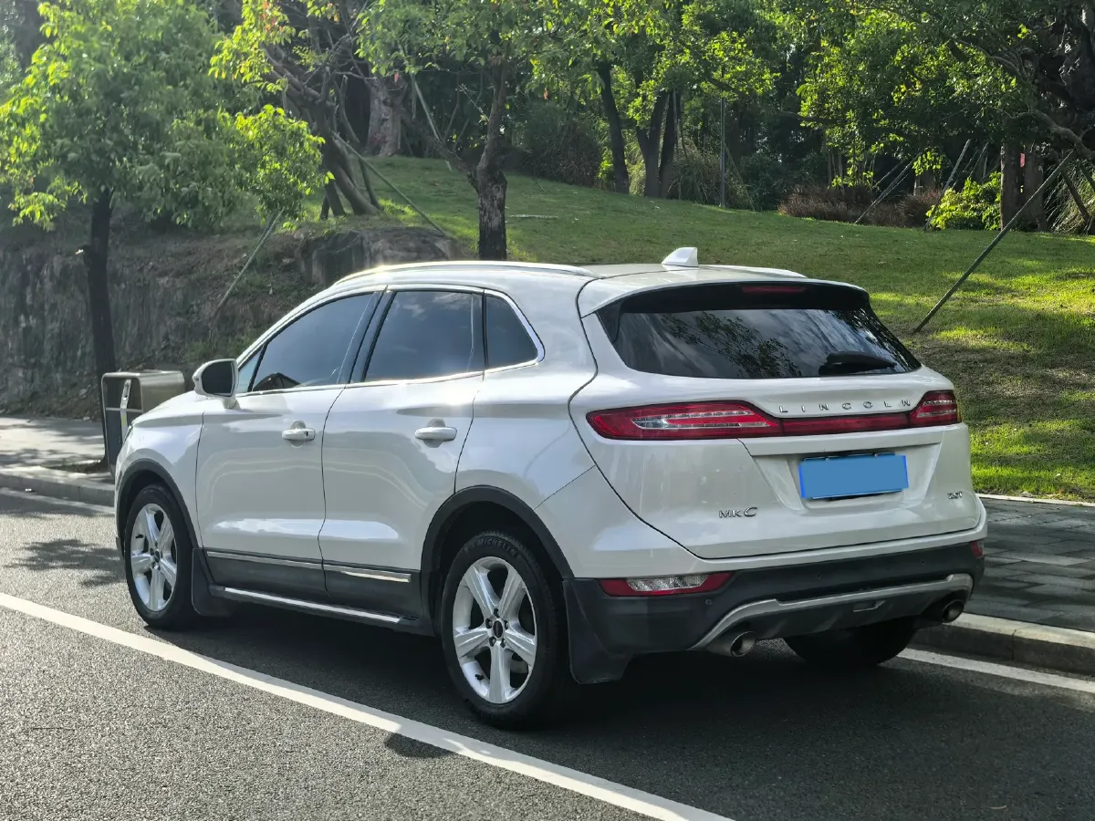 2018 Lincoln MKC 2.0T 203HP L4 6AT,autocango,china used car exporter,china ev exporter,chinese used car exporter,chinese used ev exporter