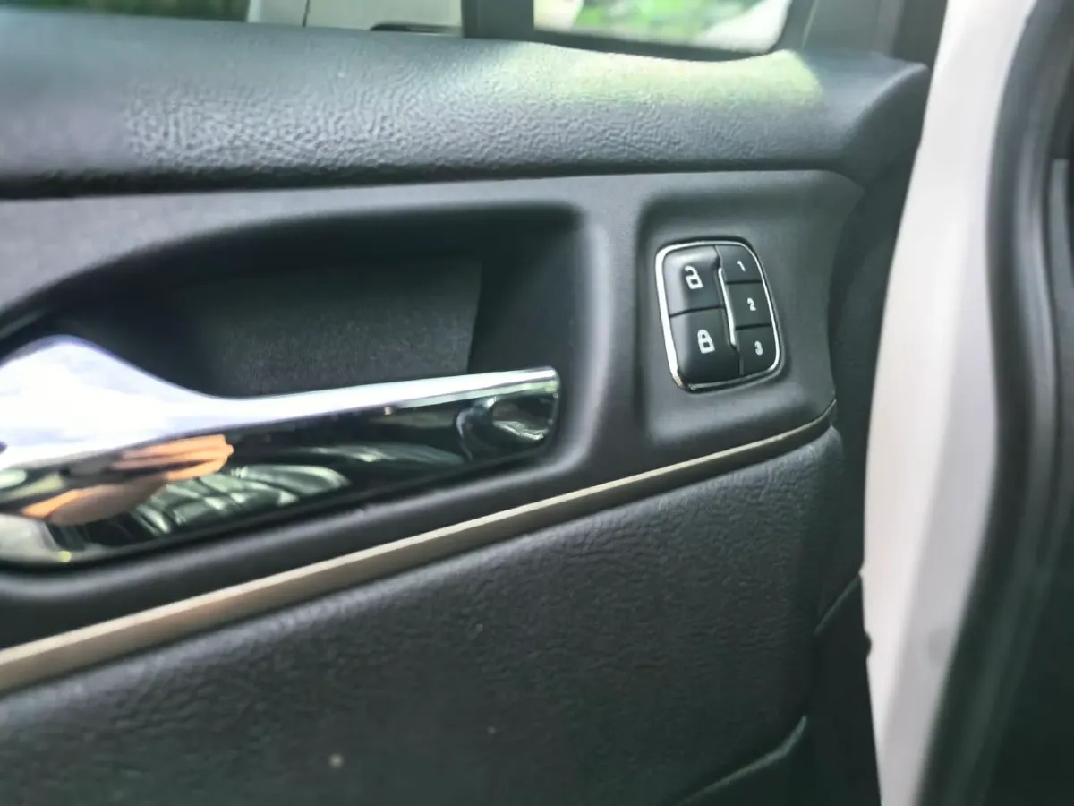 2018 Lincoln MKC 2.0T 203HP L4 6AT,autocango,china used car exporter,china ev exporter,chinese used car exporter,chinese used ev exporter