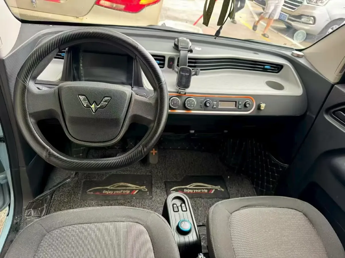 2020 WuLing HongGuang MINI EV BEV 13.8KWH,autocango,china used car exporter,china ev exporter,chinese used car exporter,chinese used ev exporter