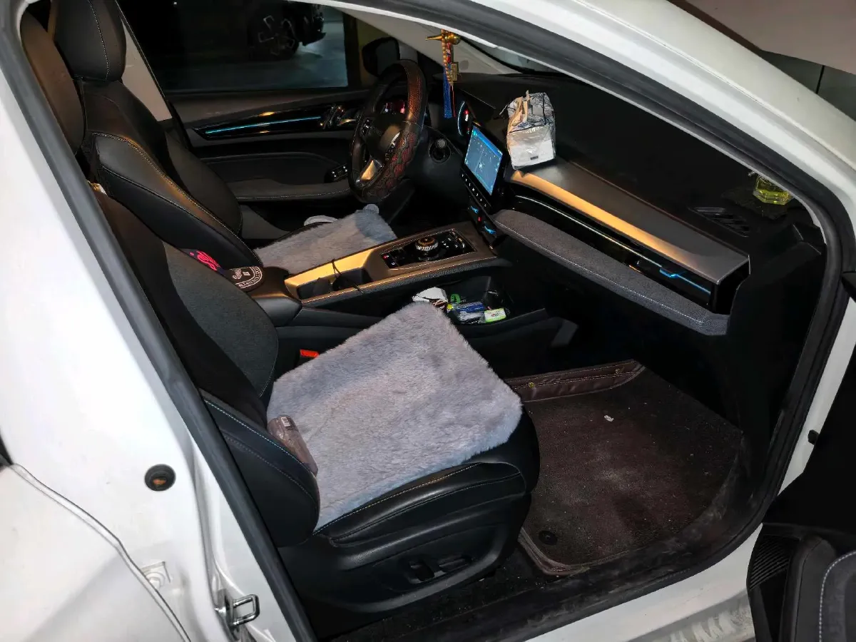 2021 Roewe Ei5 BEV 61.1KWH,autocango,china used car exporter,china ev exporter,chinese used car exporter,chinese used ev exporter