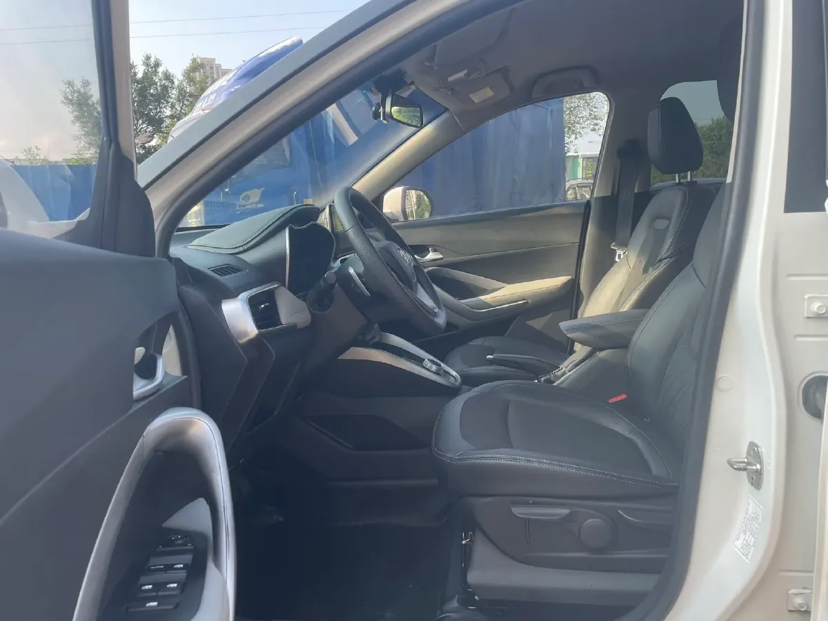 2017 BaoJun 310W 1.5L 105HP L4 6MT,autocango,china used car exporter,china ev exporter,chinese used car exporter,chinese used ev exporter
