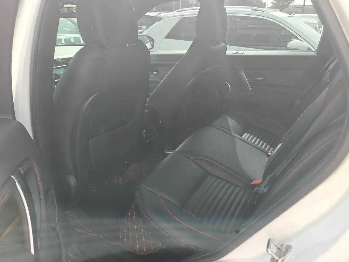2020 Land Rover Discovery Sport 2.0T 249HP L4 9AT,autocango,china used car exporter,china ev exporter,chinese used car exporter,chinese used ev exporter