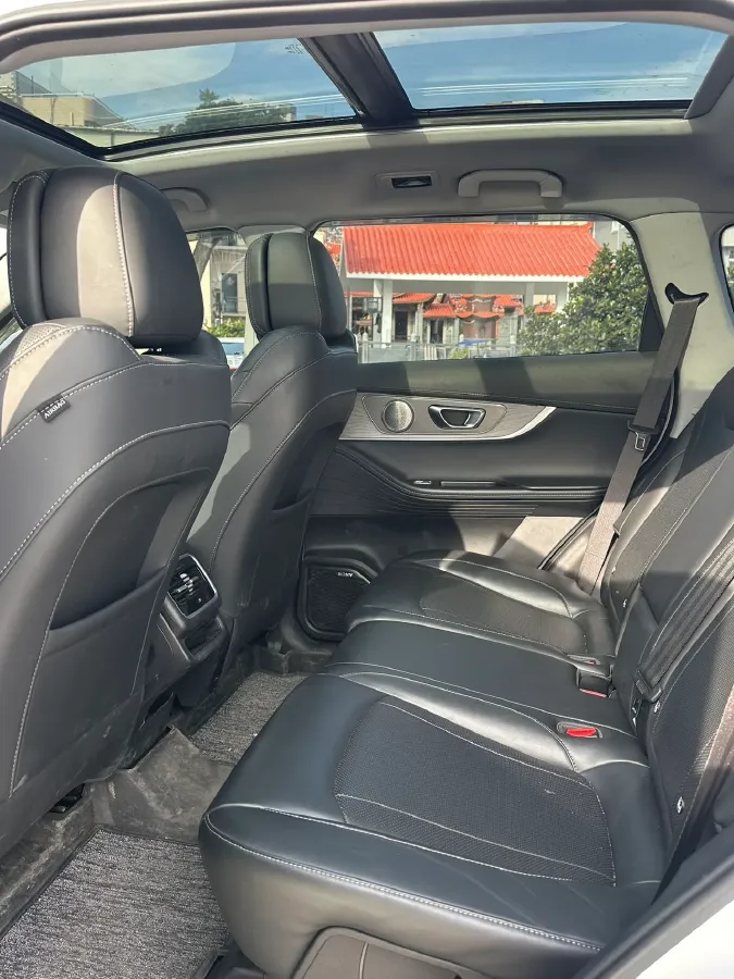 2022 Chery Tiggo 8 PRO 2.0T 254HP L4 7DCT,autocango,china used car exporter,china ev exporter,chinese used car exporter,chinese used ev exporter