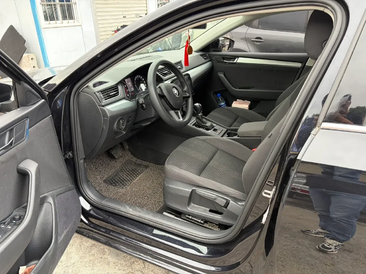 2016 Skoda Superb 1.4T 150HP L4 7DCT,autocango,china used car exporter,china ev exporter,chinese used car exporter,chinese used ev exporter
