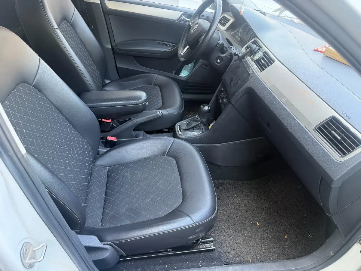 2019 SWM G01 1.5T 156HP L4 6AT,autocango,china used car exporter,china ev exporter,chinese used car exporter,chinese used ev exporter