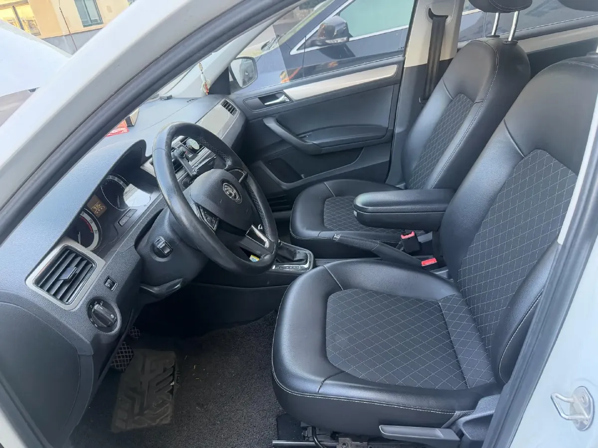 2019 SWM G01 1.5T 156HP L4 6AT,autocango,china used car exporter,china ev exporter,chinese used car exporter,chinese used ev exporter