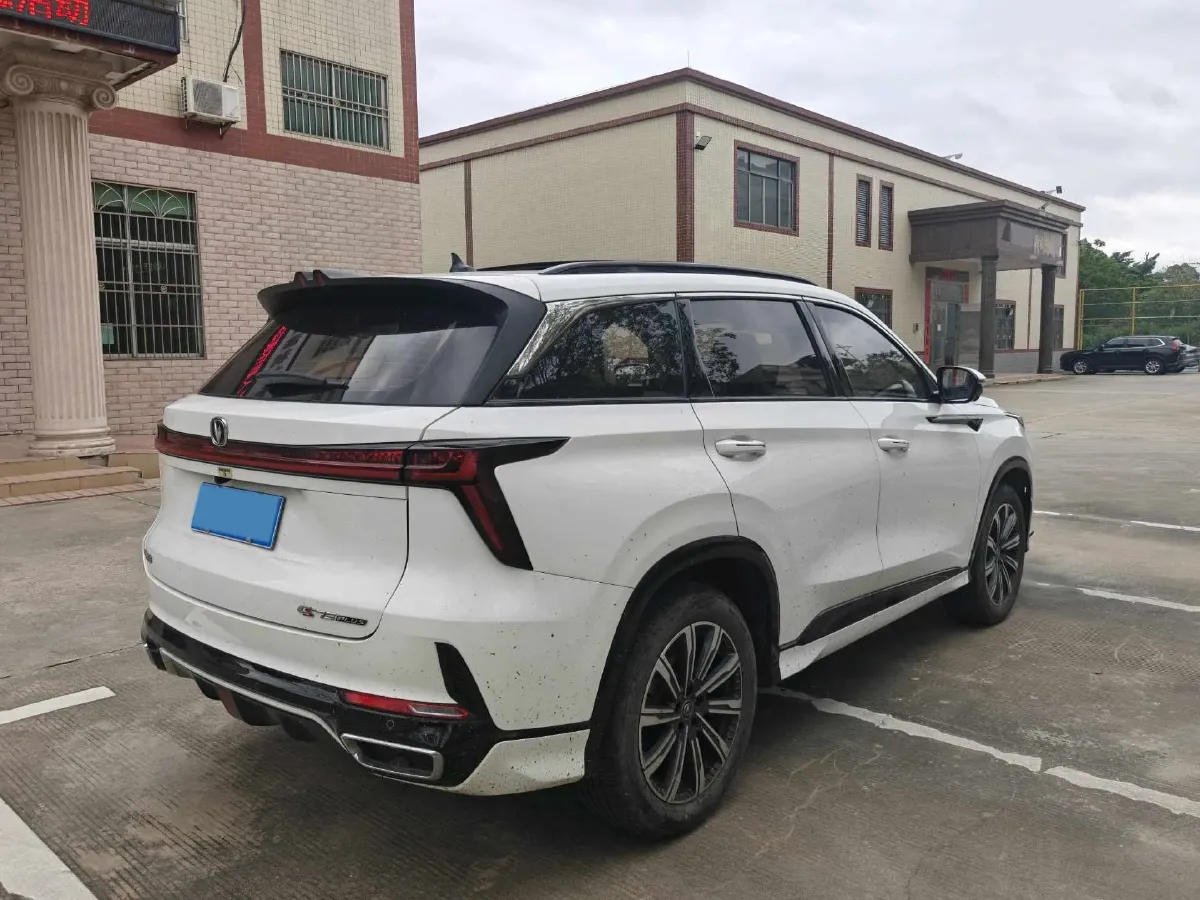 2023 ChangAn CS75 1.5T 188HP L4 7DCT,autocango,china used car exporter,china ev exporter,chinese used car exporter,chinese used ev exporter