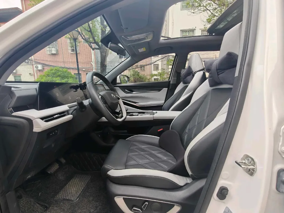 2023 ChangAn CS75 1.5T 188HP L4 7DCT,autocango,china used car exporter,china ev exporter,chinese used car exporter,chinese used ev exporter