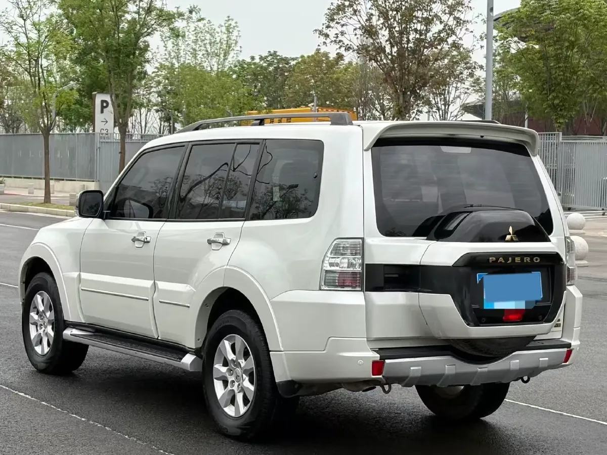 2018 Mitsubishi Pajero 3.0L 174HP V6 5AT,autocango,china used car exporter,china ev exporter,chinese used car exporter,chinese used ev exporter