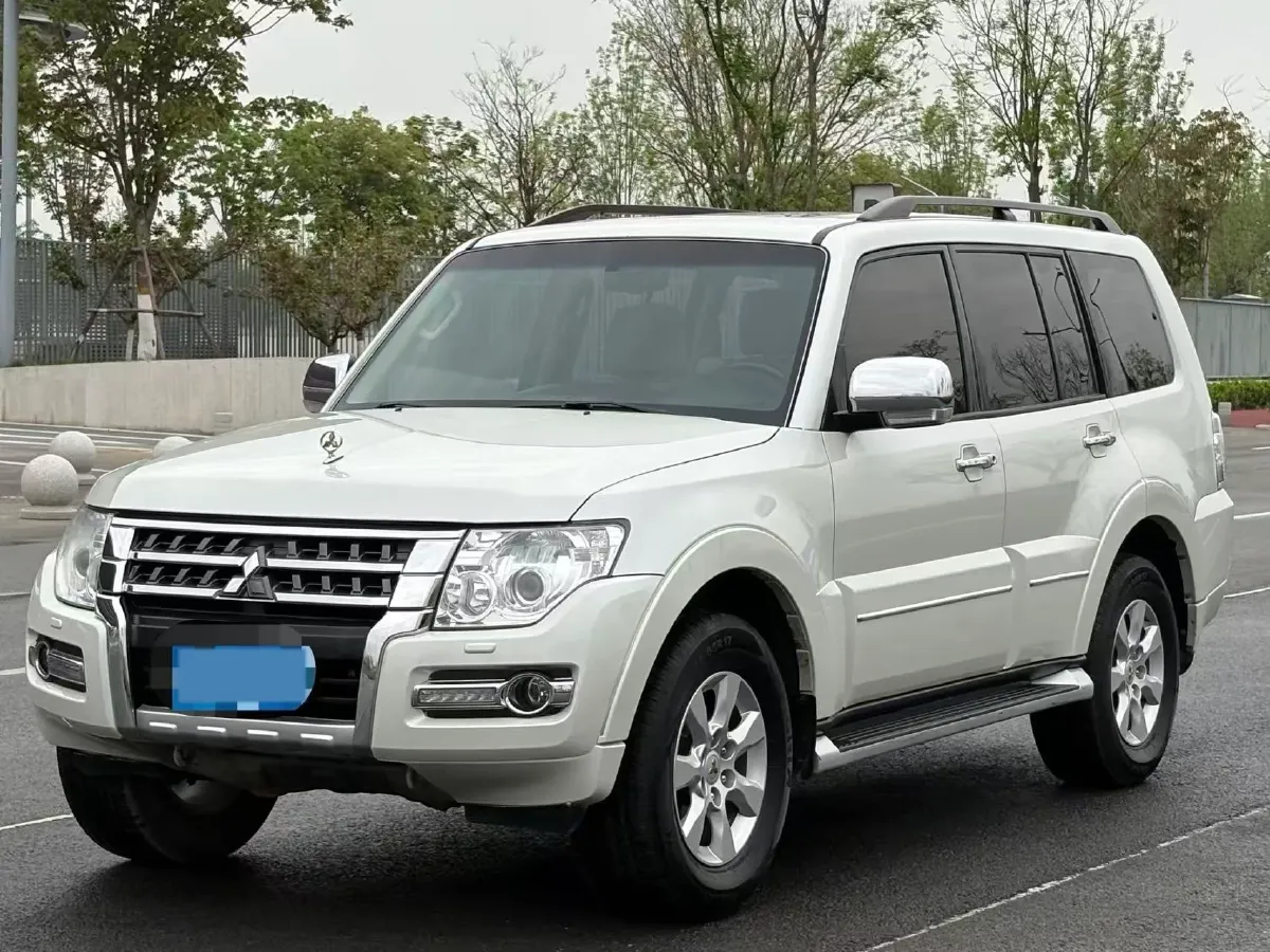 2018 Mitsubishi Pajero 3.0L 174HP V6 5AT,autocango,china used car exporter,china ev exporter,chinese used car exporter,chinese used ev exporter