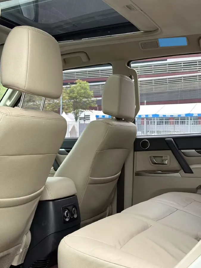 2018 Mitsubishi Pajero 3.0L 174HP V6 5AT,autocango,china used car exporter,china ev exporter,chinese used car exporter,chinese used ev exporter