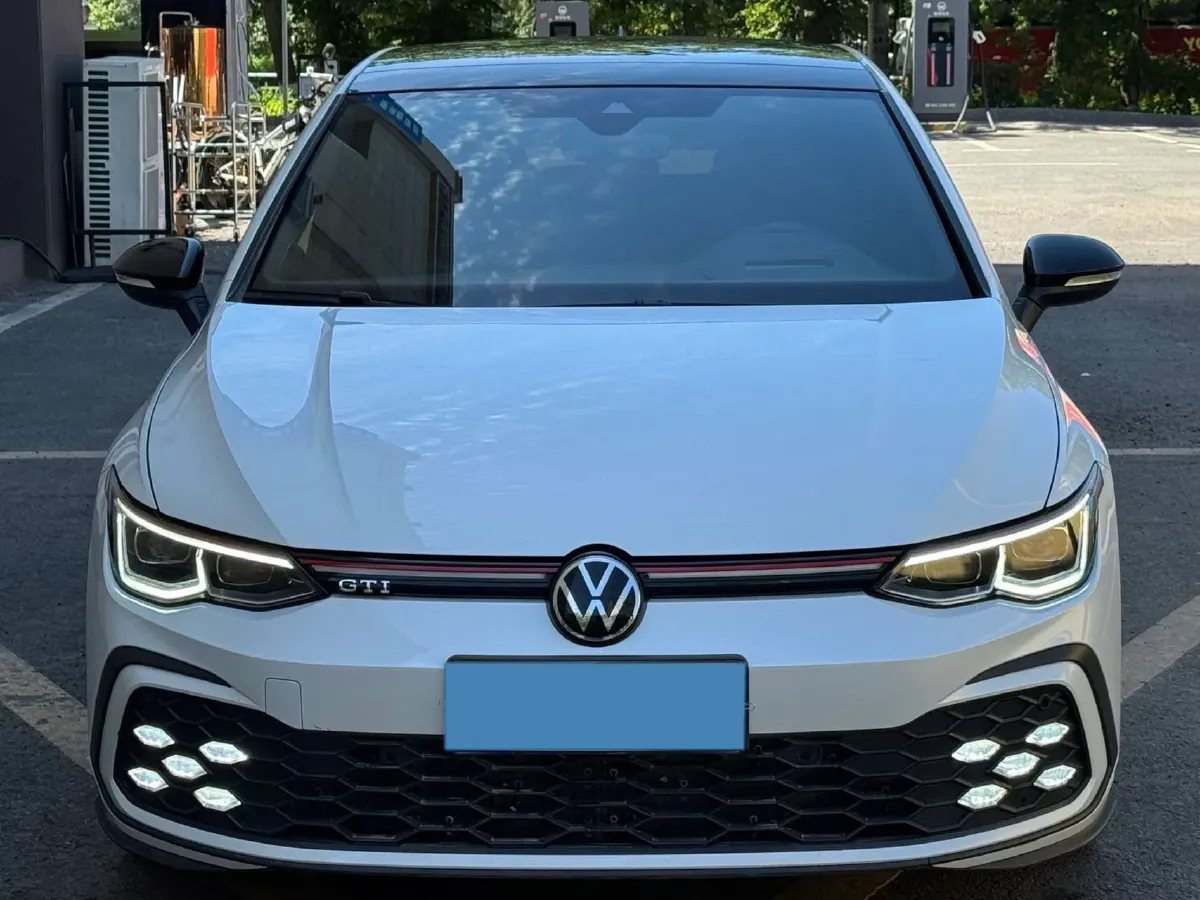 2021 Volkswagen GolfGTI 2.0T 220HP L4 7DCT,autocango,china used car exporter,china ev exporter,chinese used car exporter,chinese used ev exporter