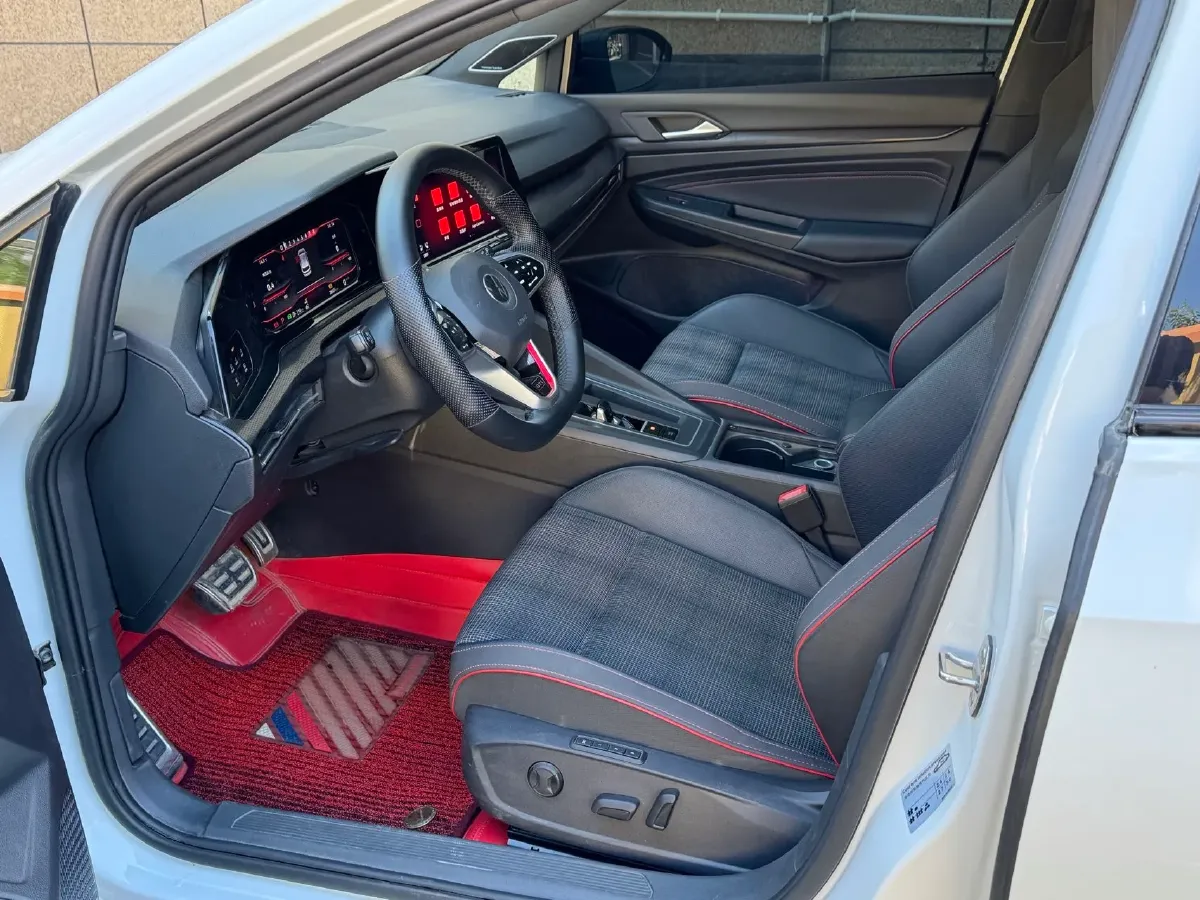 2021 Volkswagen GolfGTI 2.0T 220HP L4 7DCT,autocango,china used car exporter,china ev exporter,chinese used car exporter,chinese used ev exporter