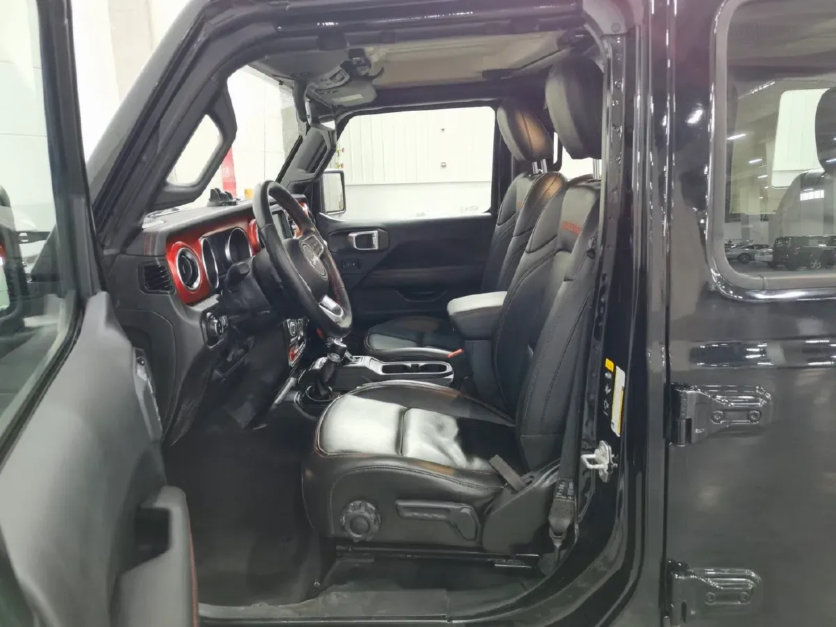 2021 Jeep Wrangler 2.0T 266HP L4 8AT,autocango,china used car exporter,china ev exporter,chinese used car exporter,chinese used ev exporter