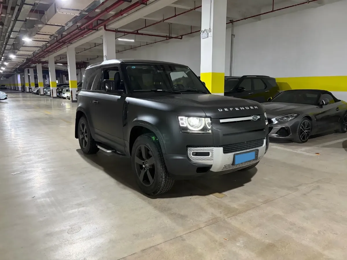 2023 Land Rover Defender 2.0T 300HP L4 8AT,autocango,china used car exporter,china ev exporter,chinese used car exporter,chinese used ev exporter