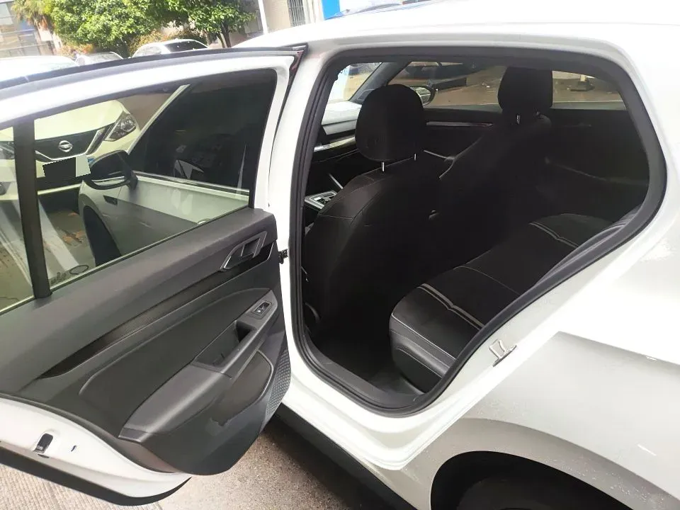 2023 Volkswagen Golf 1.4T 150HP L4 7DCT,autocango,china used car exporter,china ev exporter,chinese used car exporter,chinese used ev exporter