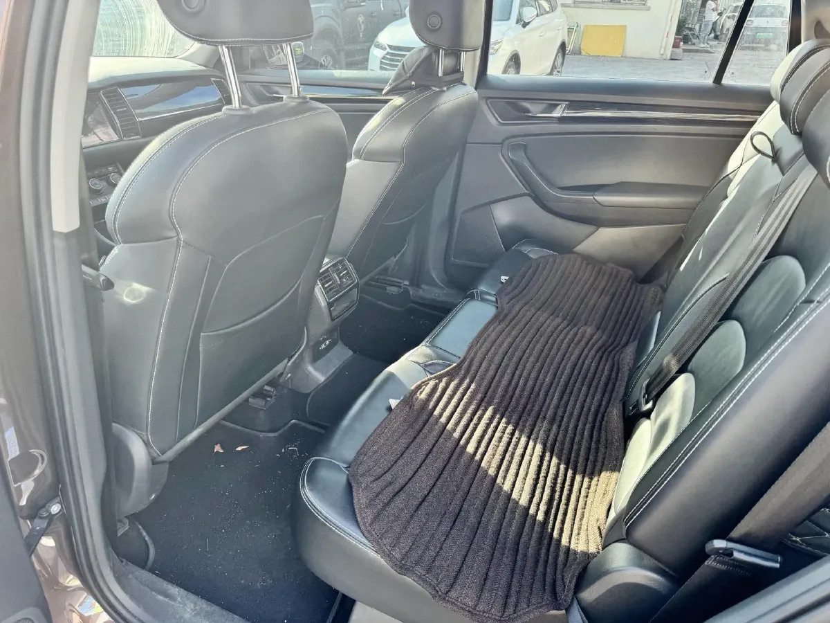 2017 Skoda Kodiak 1.8T 180HP L4 7DCT,autocango,china used car exporter,china ev exporter,chinese used car exporter,chinese used ev exporter