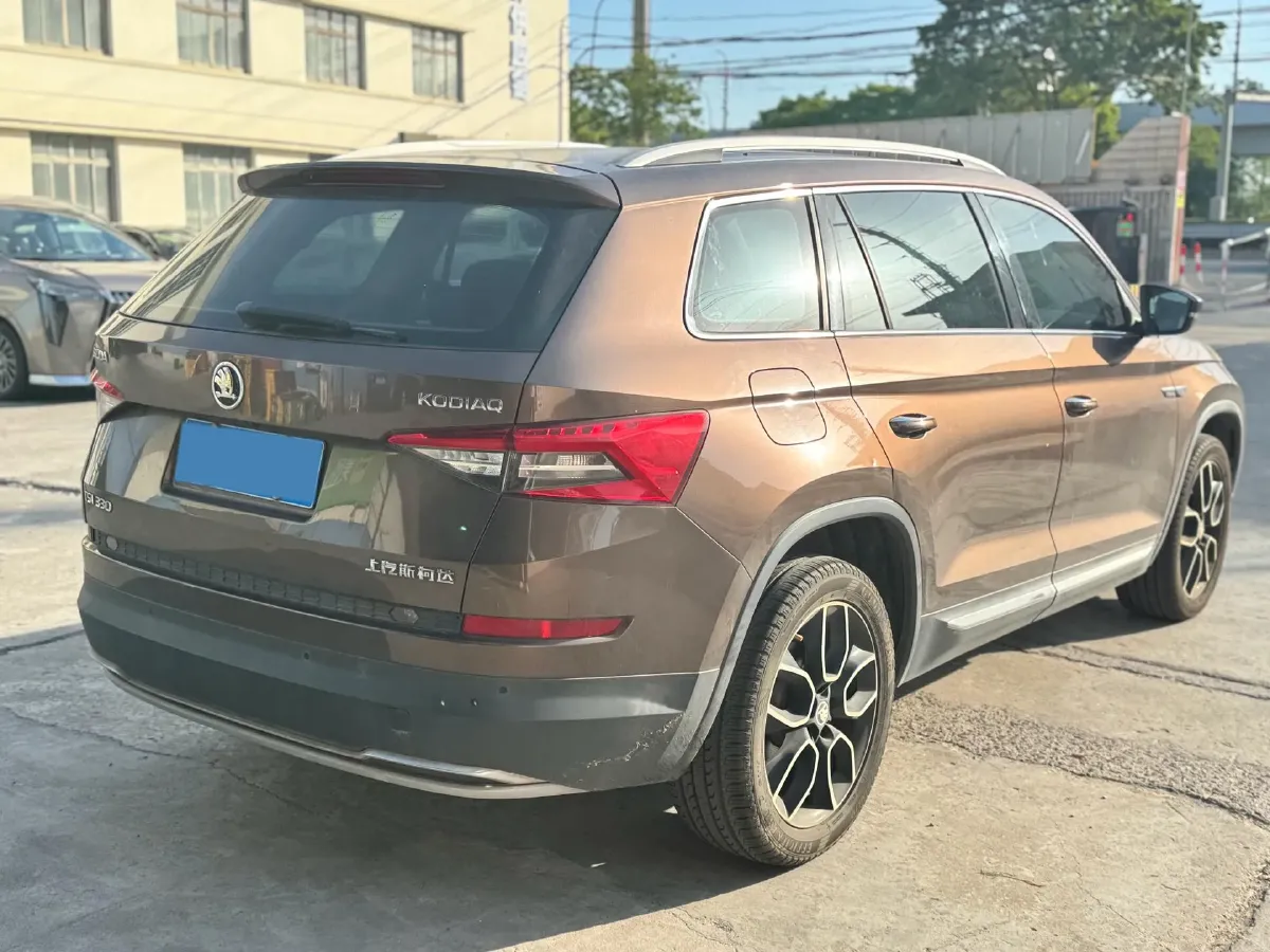 2017 Skoda Kodiak 1.8T 180HP L4 7DCT,autocango,china used car exporter,china ev exporter,chinese used car exporter,chinese used ev exporter