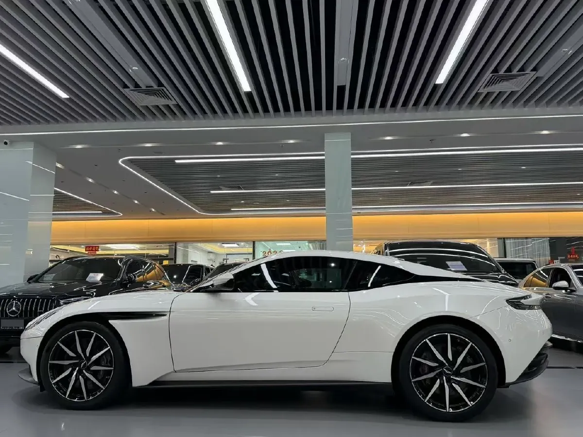 2019 Aston Martin DB11 4.0T 510HP V8 8AT,autocango,china used car exporter,china ev exporter,chinese used car exporter,chinese used ev exporter