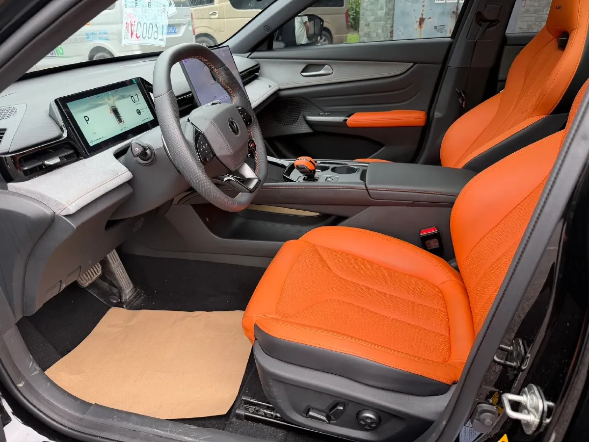 2025 ChangAn UNI-V 2.0T 245HP L4 8AT,autocango,china used car exporter,china ev exporter,chinese used car exporter,chinese used ev exporter