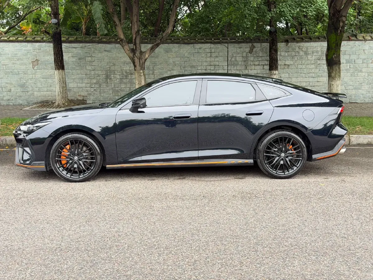 2025 ChangAn UNI-V 2.0T 245HP L4 8AT,autocango,china used car exporter,china ev exporter,chinese used car exporter,chinese used ev exporter