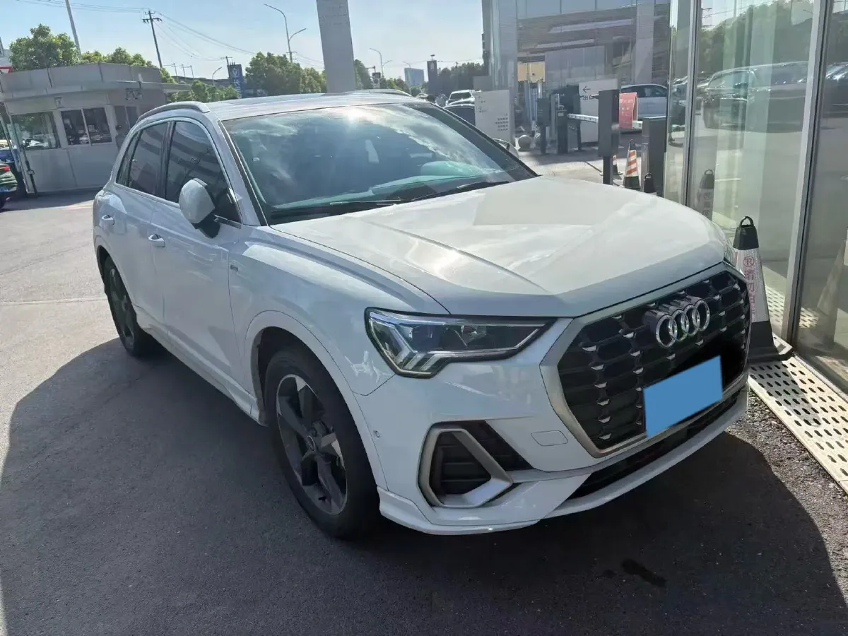 2022 Audi Q3 1.4T 150HP L4 7DCT,autocango,china used car exporter,china ev exporter,chinese used car exporter,chinese used ev exporter