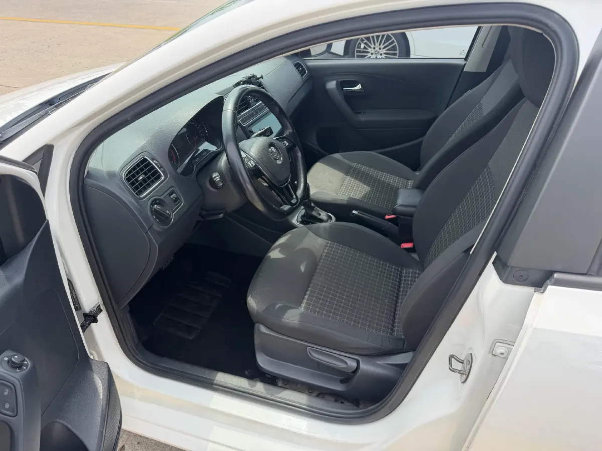 2016 Volkswagen Polo 1.6L 110HP L4 6AT,autocango,china used car exporter,china ev exporter,chinese used car exporter,chinese used ev exporter