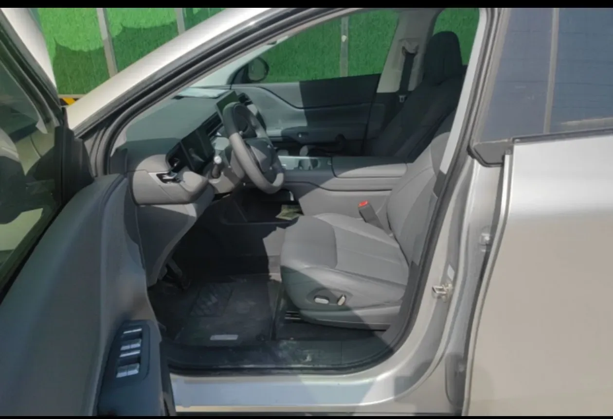 2025 Xpeng G6 BEV 68.5KWH,autocango,china used car exporter,china ev exporter,chinese used car exporter,chinese used ev exporter
