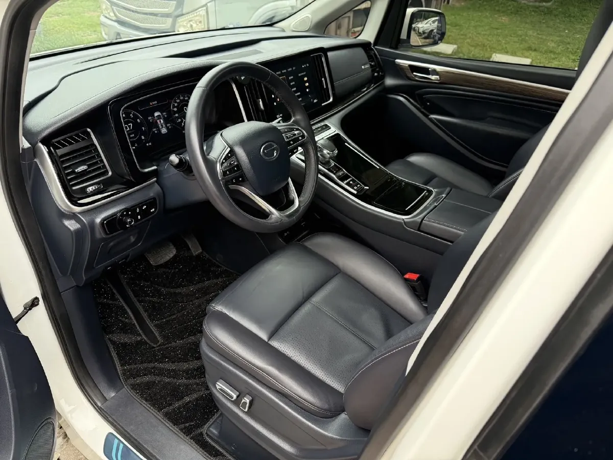 2021 GAC Trumpchi M8 2.0T 252HP L4 8AT,autocango,china used car exporter,china ev exporter,chinese used car exporter,chinese used ev exporter