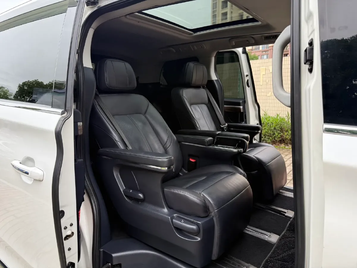 2021 GAC Trumpchi M8 2.0T 252HP L4 8AT,autocango,china used car exporter,china ev exporter,chinese used car exporter,chinese used ev exporter