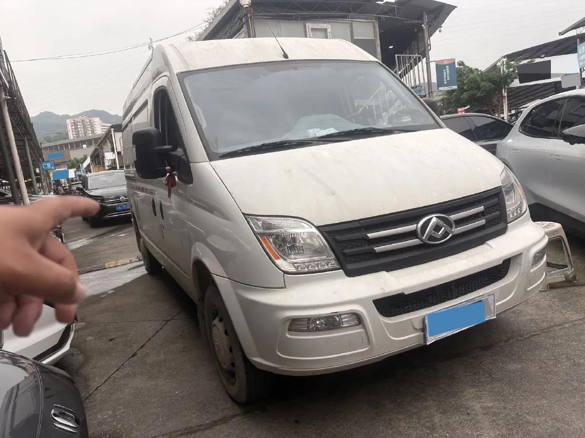 2023 MAXUS XinTu V80 2.0T 127HP L4 6MT,autocango,china used car exporter,china ev exporter,chinese used car exporter,chinese used ev exporter