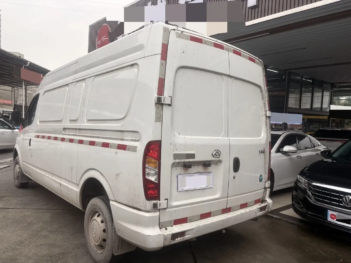 2023 MAXUS XinTu V80 2.0T 127HP L4 6MT,autocango,china used car exporter,china ev exporter,chinese used car exporter,chinese used ev exporter