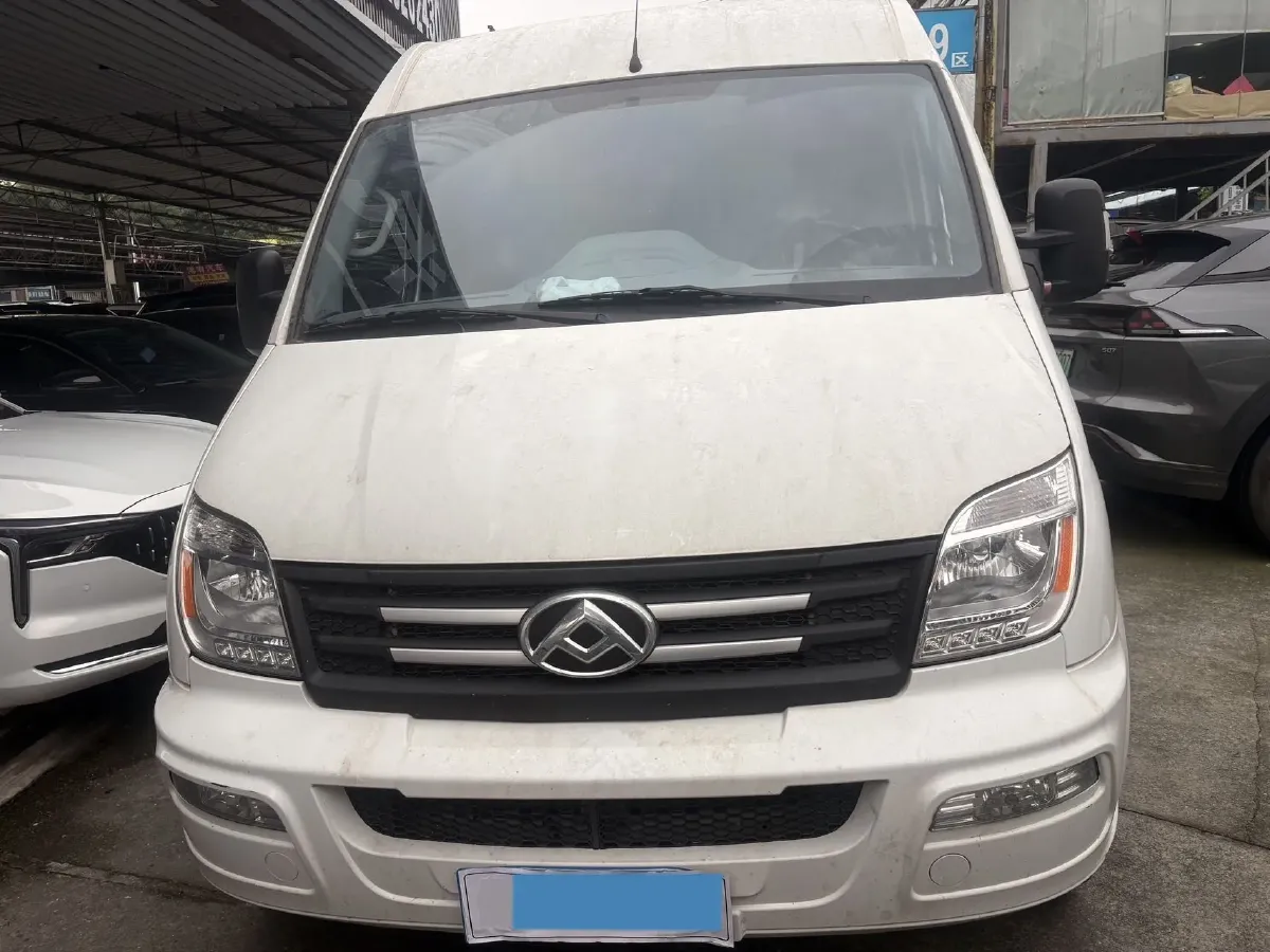 2023 MAXUS XinTu V80 2.0T 127HP L4 6MT,autocango,china used car exporter,china ev exporter,chinese used car exporter,chinese used ev exporter