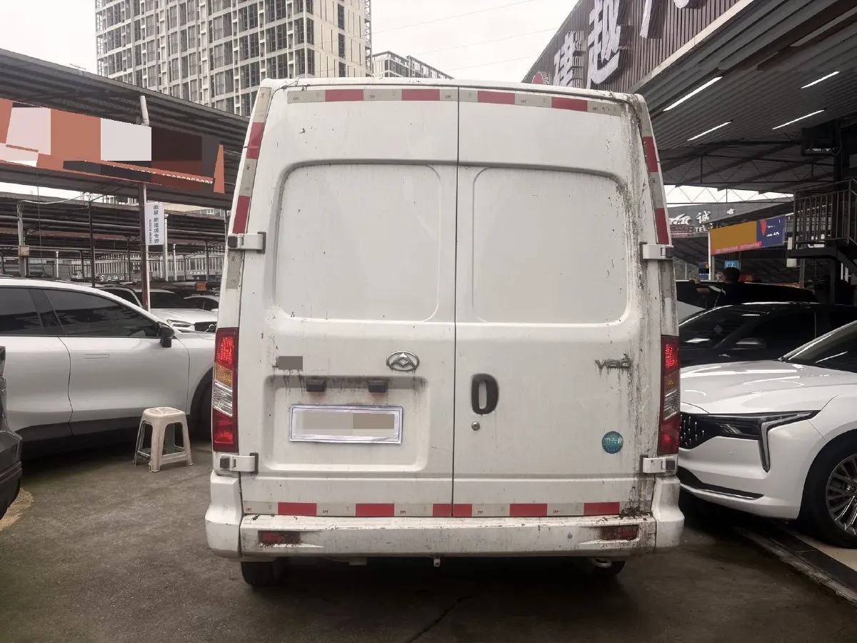 2023 MAXUS XinTu V80 2.0T 127HP L4 6MT,autocango,china used car exporter,china ev exporter,chinese used car exporter,chinese used ev exporter