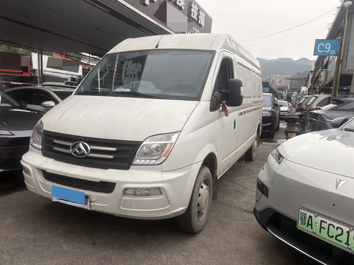 2023 MAXUS XinTu V80 2.0T 127HP L4 6MT,autocango,china used car exporter,china ev exporter,chinese used car exporter,chinese used ev exporter