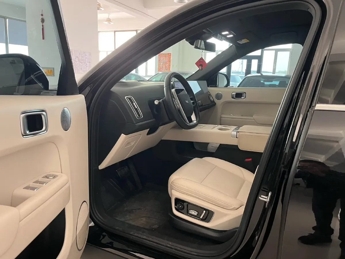 2024 Li L8 Range Extended 154HP REEV 42.8KWH,autocango,china used car exporter,china ev exporter,chinese used car exporter,chinese used ev exporter