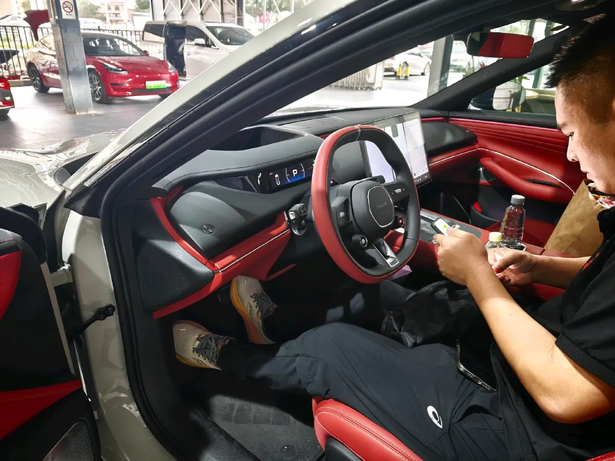2026 Avatr 07 1.5T 156HP L4 REEV,autocango,china used car exporter,china ev exporter,chinese used car exporter,chinese used ev exporter