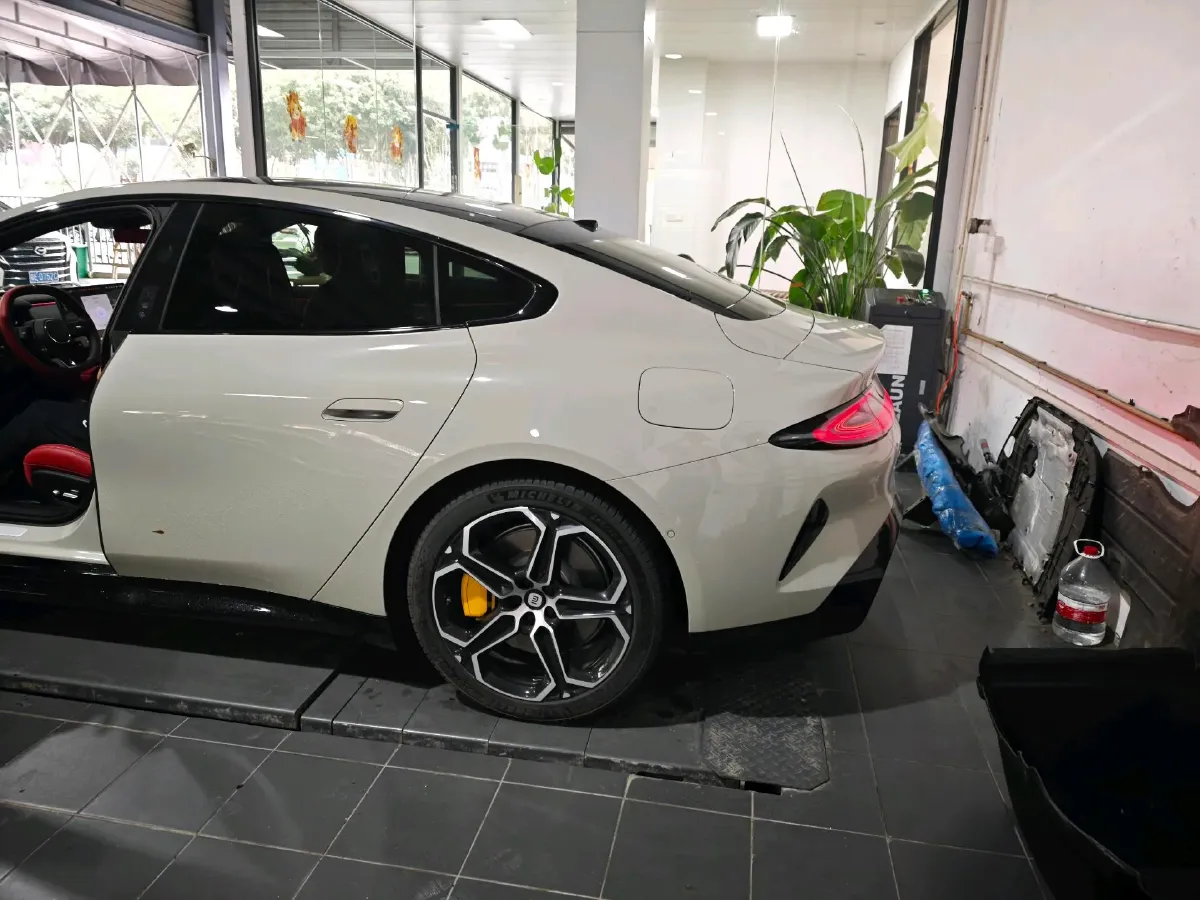 2026 Avatr 07 1.5T 156HP L4 REEV,autocango,china used car exporter,china ev exporter,chinese used car exporter,chinese used ev exporter