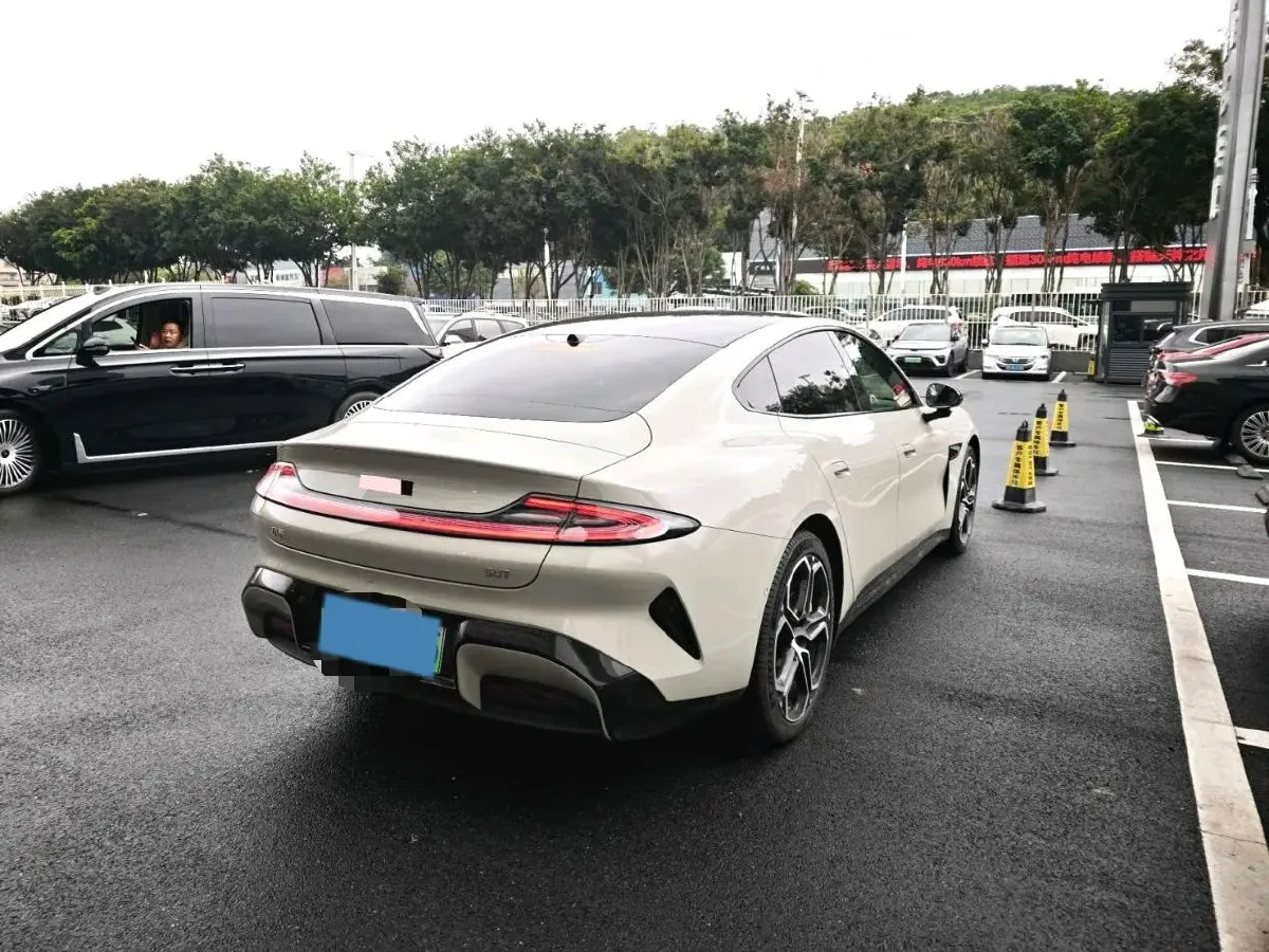 2026 Avatr 07 1.5T 156HP L4 REEV,autocango,china used car exporter,china ev exporter,chinese used car exporter,chinese used ev exporter