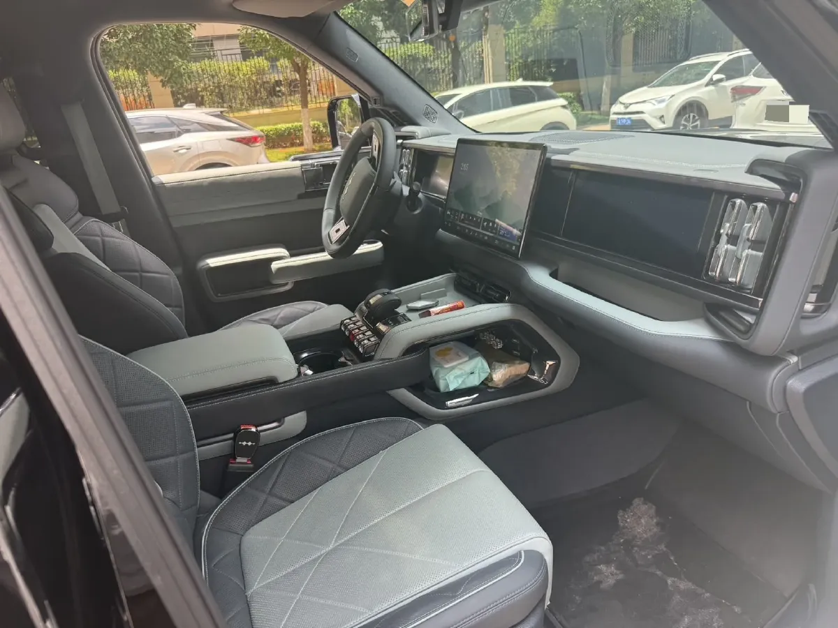 2023 FangChengBao Bao 5 1.5T 194HP L4 E-CVT PHEV 31.8KWH,autocango,china used car exporter,china ev exporter,chinese used car exporter,chinese used ev exporter