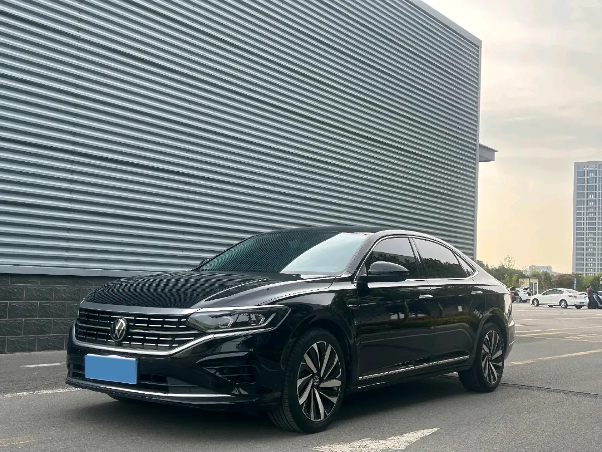 2024 Volkswagen Passat 2.0T 220HP L4 7DCT,autocango,china used car exporter,china ev exporter,chinese used car exporter,chinese used ev exporter