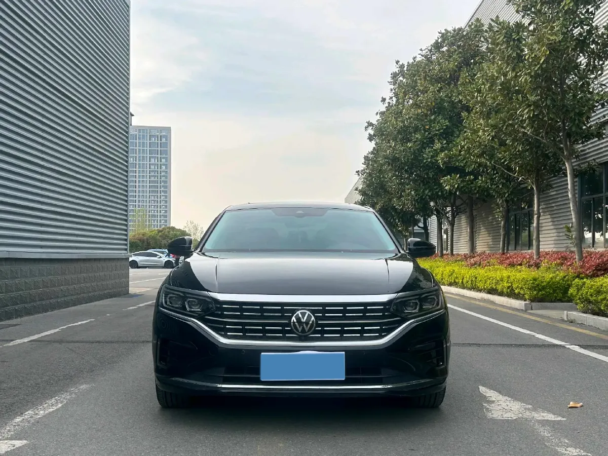 2024 Volkswagen Passat 2.0T 220HP L4 7DCT,autocango,china used car exporter,china ev exporter,chinese used car exporter,chinese used ev exporter
