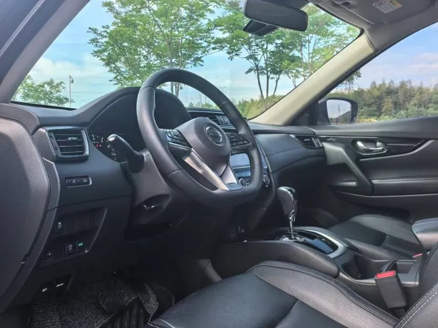 2019 Nissan X-Trail 2.0L 154HP L4 CVT,autocango,china used car exporter,china ev exporter,chinese used car exporter,chinese used ev exporter