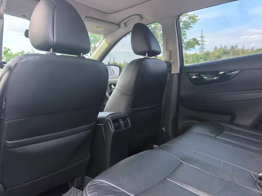 2019 Nissan X-Trail 2.0L 154HP L4 CVT,autocango,china used car exporter,china ev exporter,chinese used car exporter,chinese used ev exporter