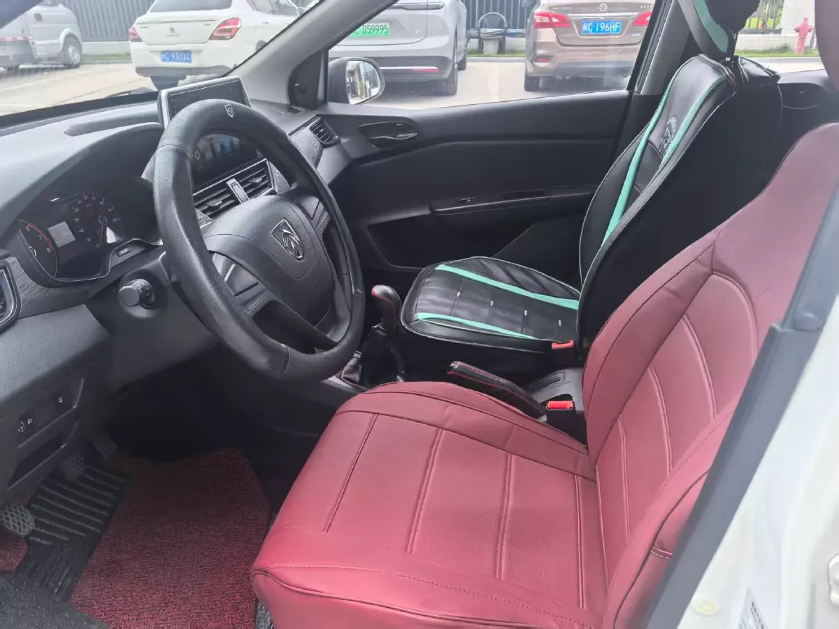 2020 BaoJun 310 1.2L 80HP L4 5MT,autocango,china used car exporter,china ev exporter,chinese used car exporter,chinese used ev exporter