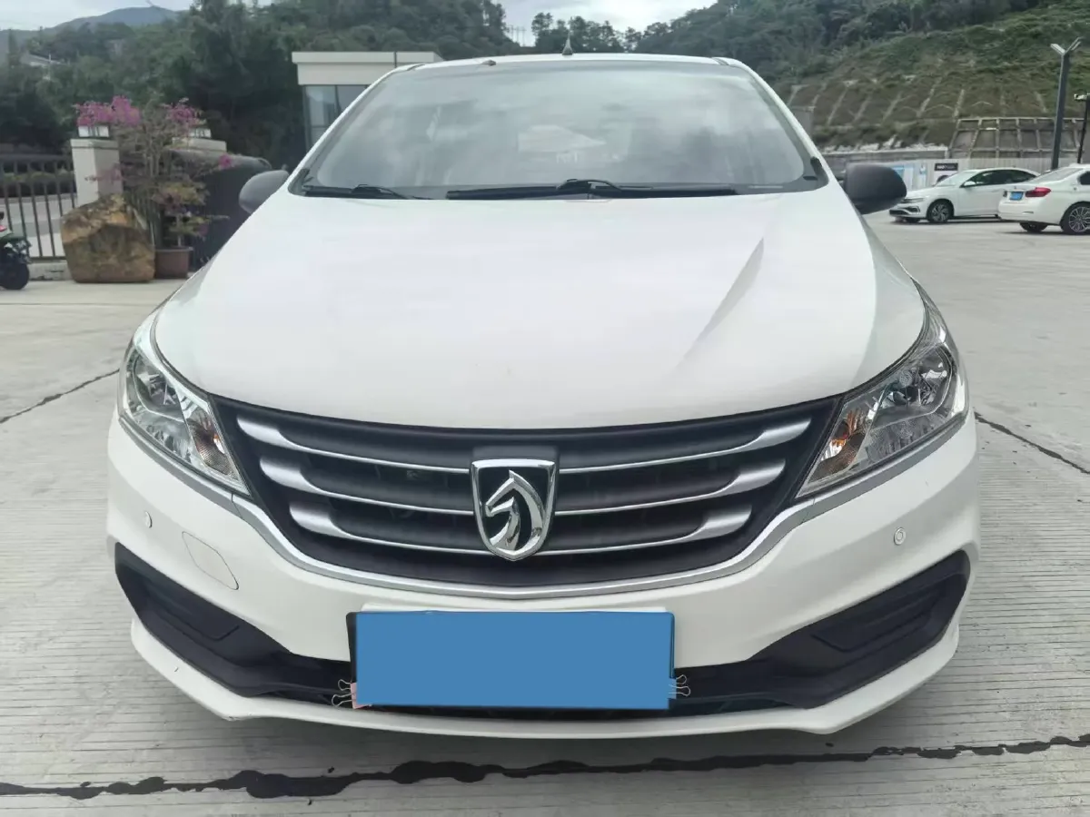 2020 BaoJun 310 1.2L 80HP L4 5MT,autocango,china used car exporter,china ev exporter,chinese used car exporter,chinese used ev exporter
