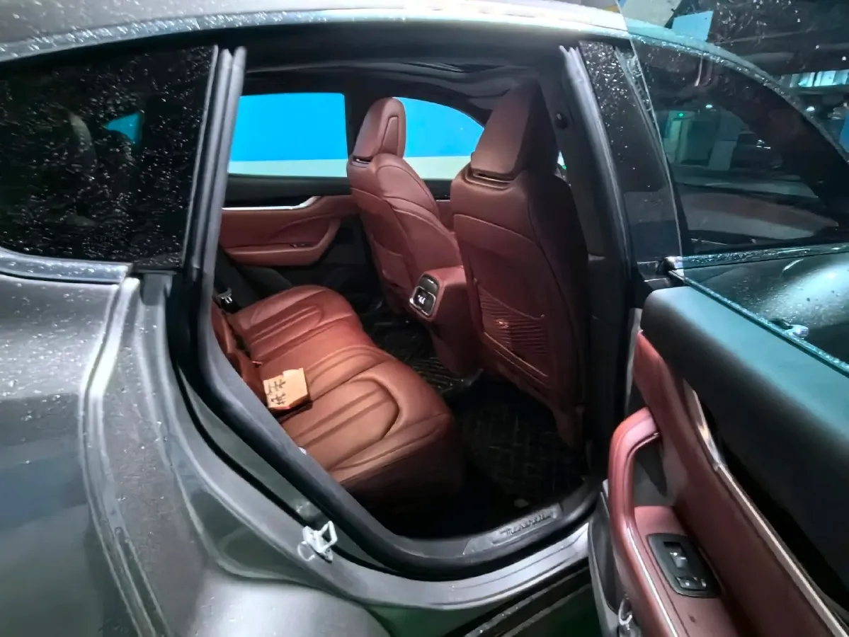 2022 Maserati Levante 3.0T 350HP V6 8AT,autocango,china used car exporter,china ev exporter,chinese used car exporter,chinese used ev exporter