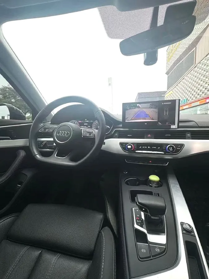 2022 Audi A4L 2.0T 190HP L4 7DCT,autocango,china used car exporter,china ev exporter,chinese used car exporter,chinese used ev exporter